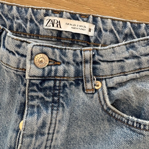 Zara Wide Leg Raw Hem Light Wash Blue Denim Jeans - Picture 7 of 7